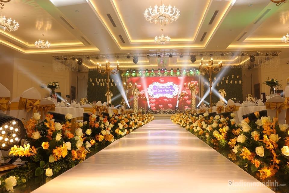 TRUNG TÂM HỘI NGHỊ TIỆC CƯỚI GOLDEN PALACE – NAM ĐỊNH